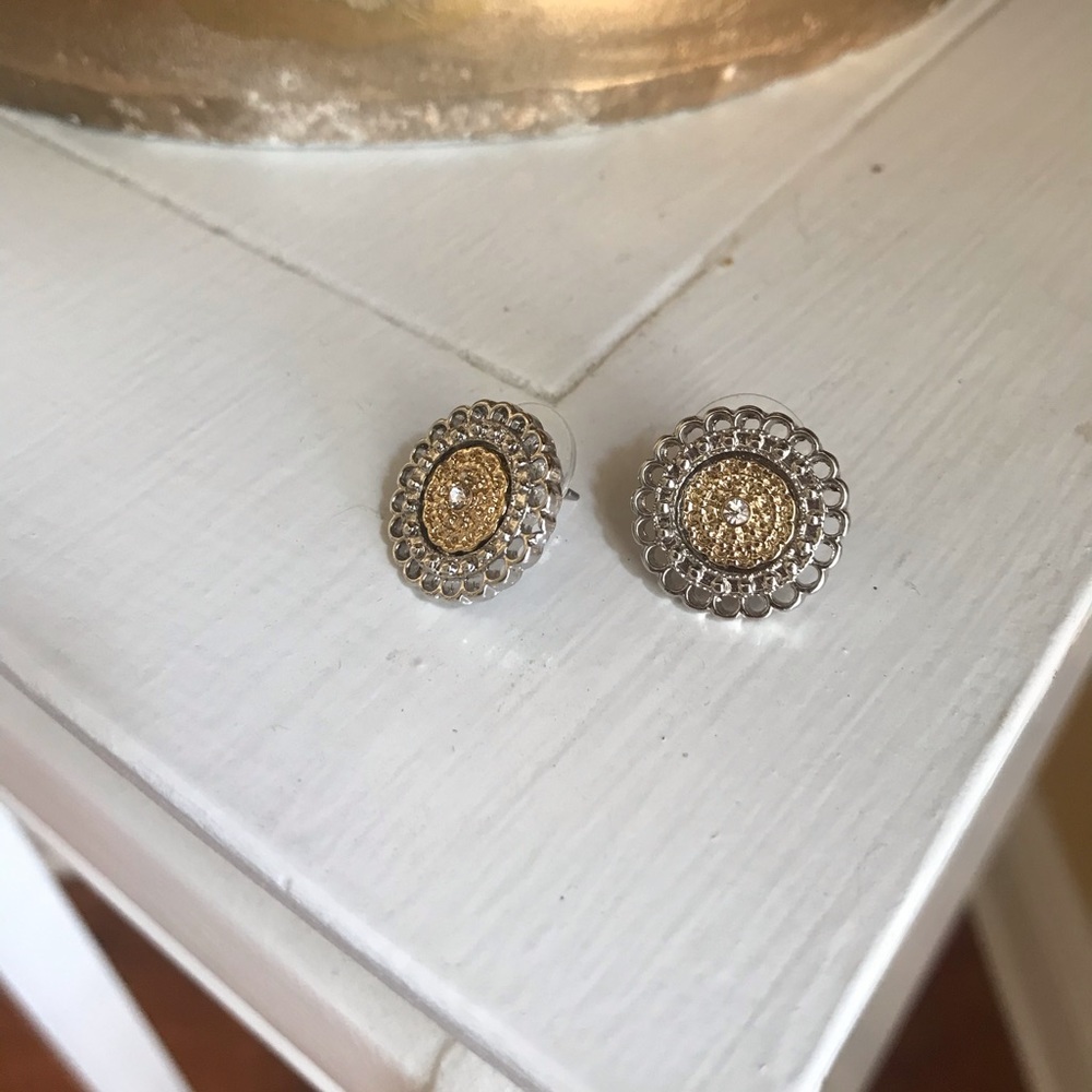 ☀️FREE when bundled Silver & Gold Earrings Jewelry - Picture 4 of 6